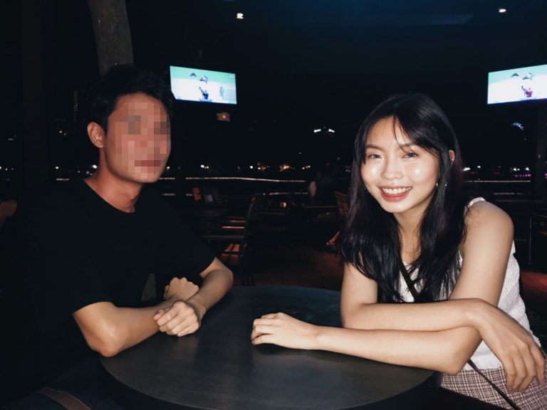 Jia Wen and W out on a impromptu date.