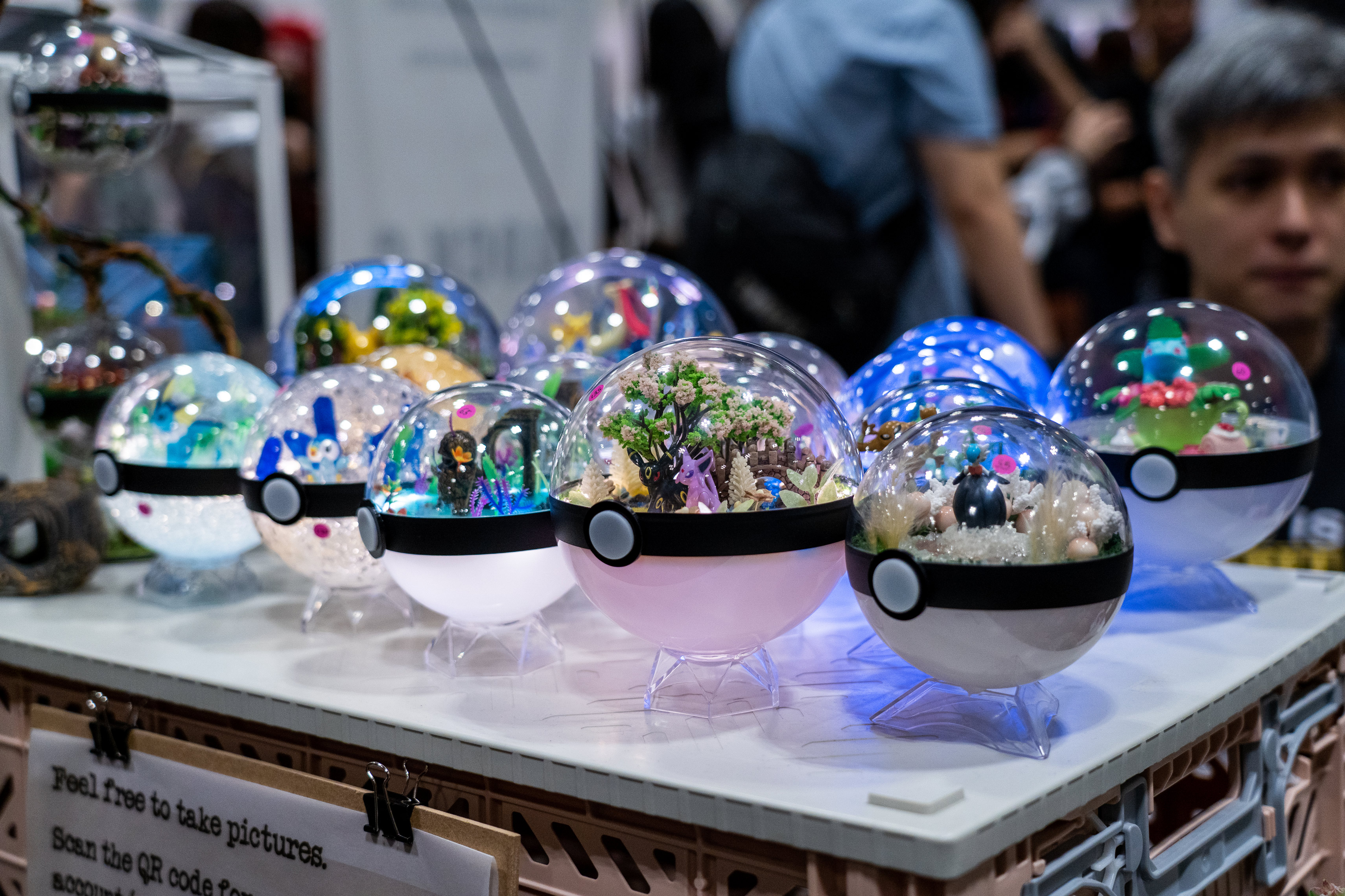 Beautiful Pokemon balls by Xev Pallet Crafts. 